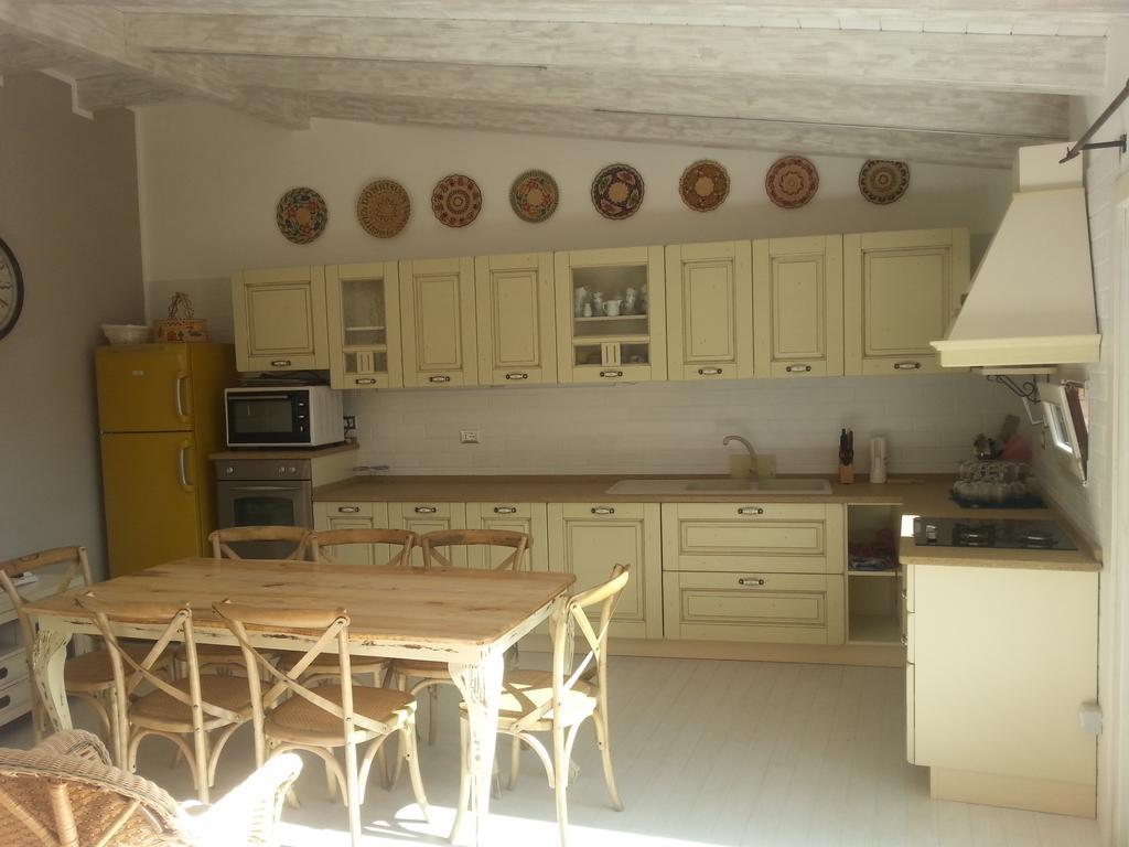 Appartamento Mansardato Anda&Torra กัสเตลซาร์โด ภายนอก รูปภาพ