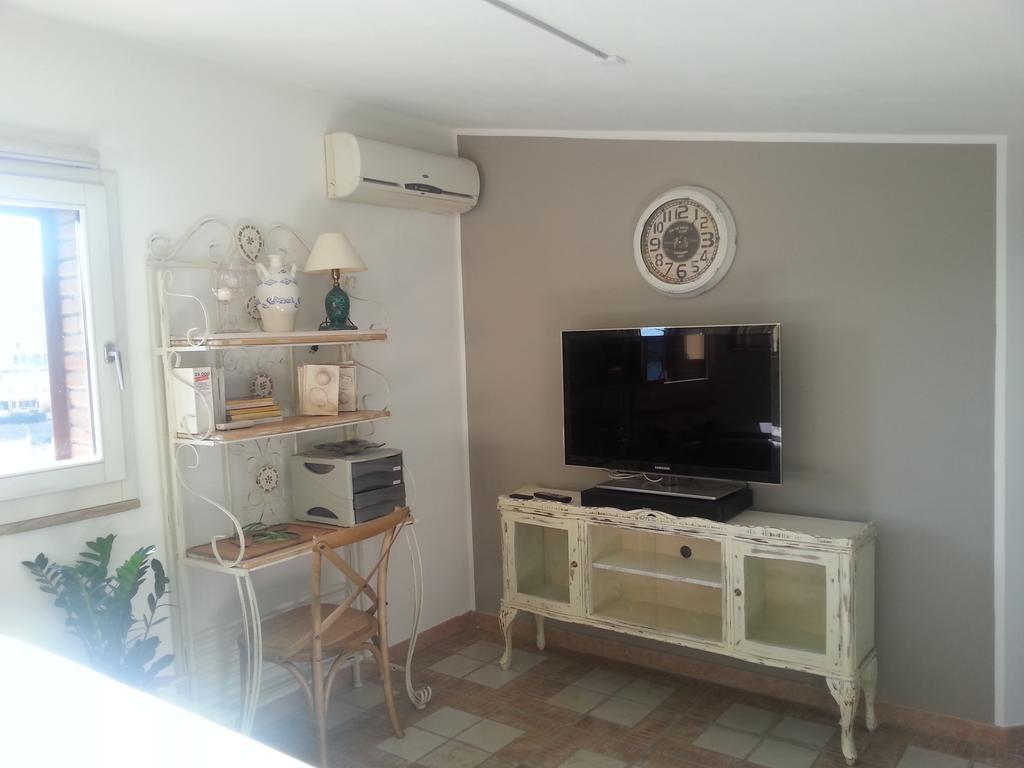 Appartamento Mansardato Anda&Torra กัสเตลซาร์โด ภายนอก รูปภาพ