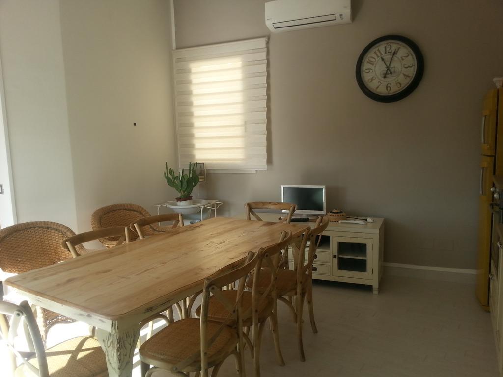 Appartamento Mansardato Anda&Torra กัสเตลซาร์โด ภายนอก รูปภาพ