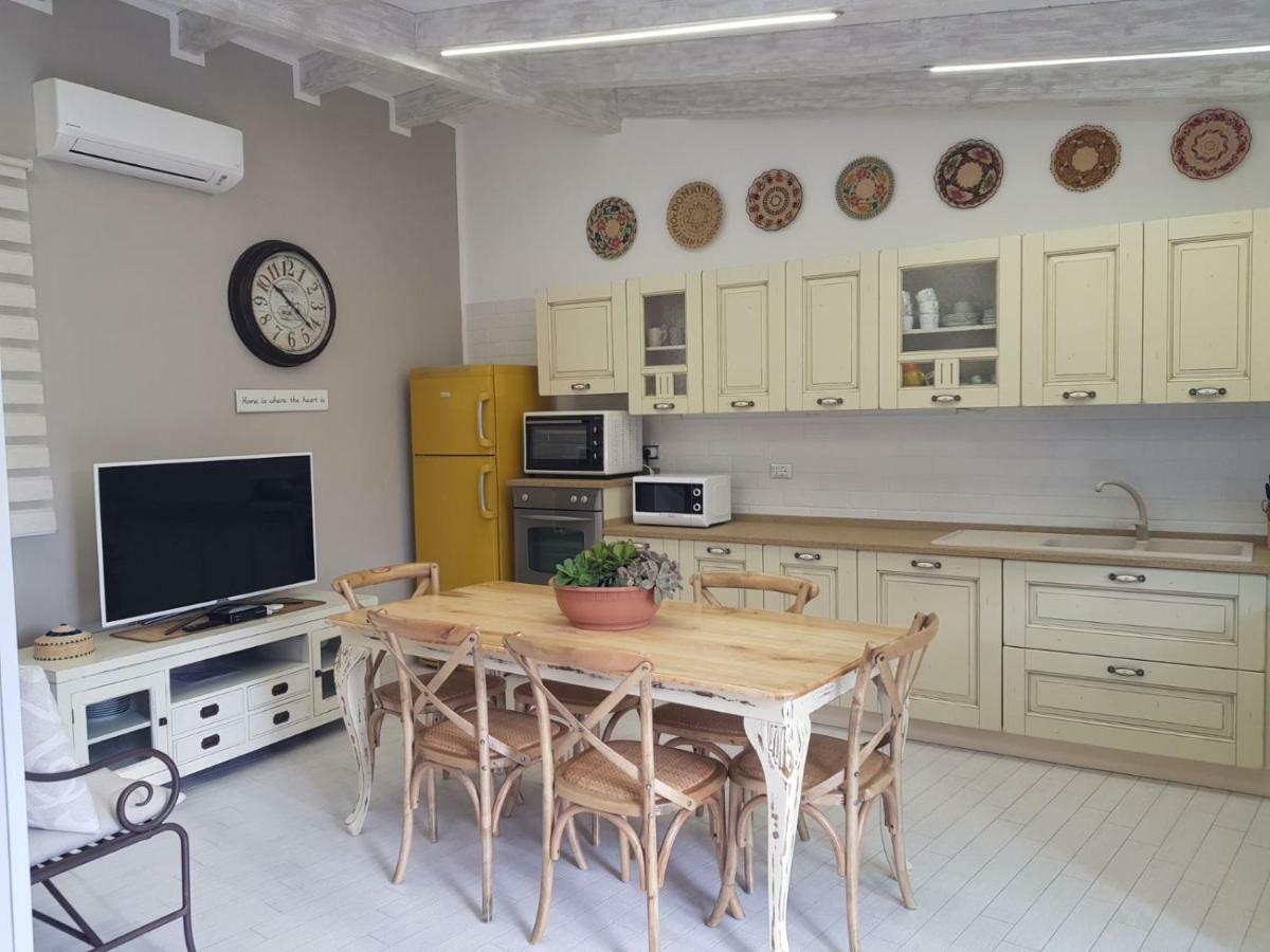 Appartamento Mansardato Anda&Torra กัสเตลซาร์โด ภายนอก รูปภาพ