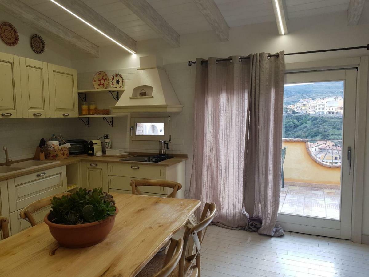 Appartamento Mansardato Anda&Torra กัสเตลซาร์โด ภายนอก รูปภาพ